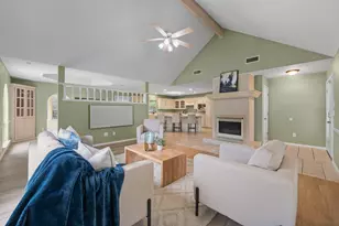 639 S Rough Creek Ct, Granbury, TX 76048 - Photo 10