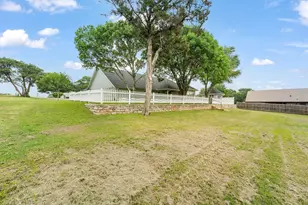 639 S Rough Creek Ct, Granbury, TX 76048 - Photo 32