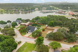 639 S Rough Creek Ct, Granbury, TX 76048 - Photo 2