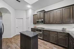 2036 Milano Ln, Lewisville, TX 75077 - Photo 18