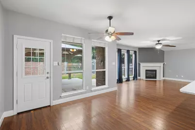 6020 Fannin Drive, Arlington, TX 76001 - Photo 8