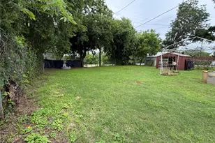 605 E Morton St, Denison, TX 75021 - Photo 14
