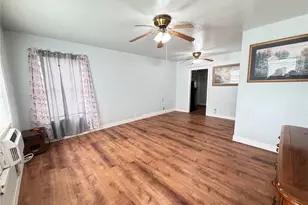 605 E Morton St, Denison, TX 75021 - Photo 2