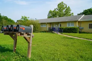 109 E 4th St, Keene, TX 76059 - Photo 30