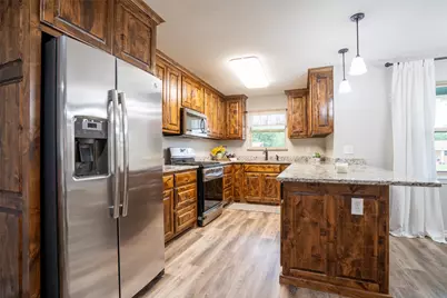 1560 Sheila, Stephenville, TX 76401 - Photo 10