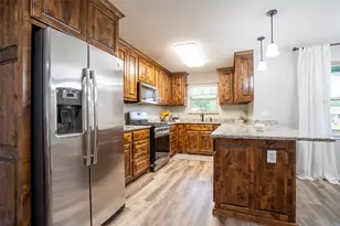 1560 Sheila, Stephenville, TX 76401 - Photo 10