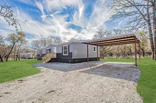 332 Huddleston Rd, Montague, TX 76270 - Photo 2
