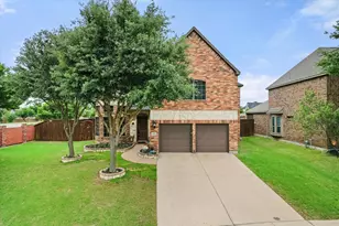 6876 Foghorn Ln, Grand Prairie, TX 75054 - Photo 2