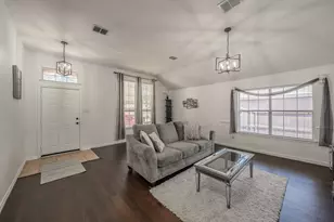 1011 Fleetwood Cove Dr, Grand Prairie, TX 75052 - Photo 8