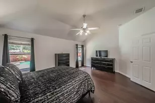 1011 Fleetwood Cove Dr, Grand Prairie, TX 75052 - Photo 20