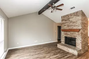 231 Myrtle Dr, Arlington, TX 76018 - Photo 2