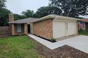 323 Valley Spring Dr, Arlington, TX 76018 - Photo 1