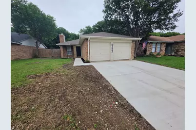 323 Valley Spring Drive, Arlington, TX 76018 - Photo 16