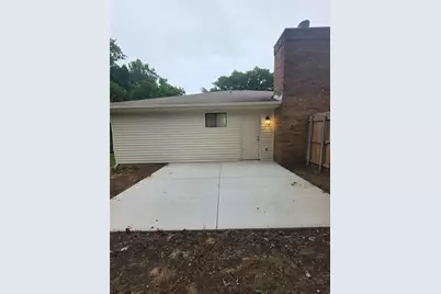 323 Valley Spring Drive, Arlington, TX 76018 - Photo 14