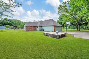 10592 Tree Ln, Princeton, TX 75407 - Photo 8