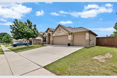 1629 Suncatcher Way, Fort Worth, TX 76052 - Photo 2