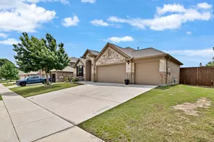 1629 Suncatcher Way, Fort Worth, TX 76052 - Photo 2