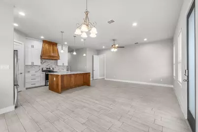 2561 Burton Avenue, Fort Worth, TX 76105 - Photo 10