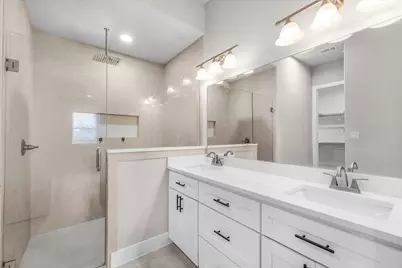 2561 Burton Avenue, Fort Worth, TX 76105 - Photo 14