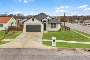 2561 Burton Ave, Fort Worth, TX 76105 - Photo 2