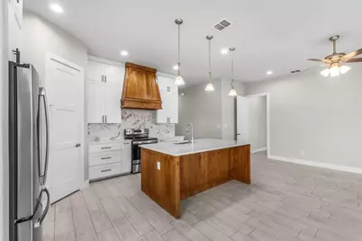 2561 Burton Avenue, Fort Worth, TX 76105 - Photo 12