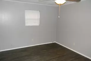 112 Belmont St, Hurst, TX 76053 - Photo 4