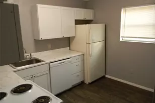 112 Belmont St, Hurst, TX 76053 - Photo 8