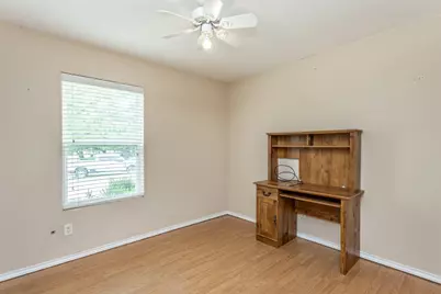 208 S Howeth Street, Gainesville, TX 76240 - Photo 16