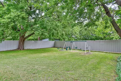 208 S Howeth Street, Gainesville, TX 76240 - Photo 30