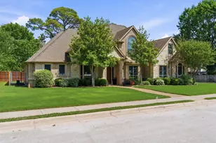 1830 Johnson Ct, Grapevine, TX 76051 - Photo 2