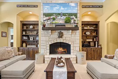 7400 Fox Run Court, Granbury, TX 76049 - Photo 6