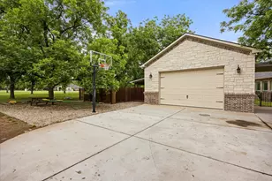 7400 Fox Run Ct, Granbury, TX 76049 - Photo 28