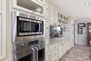 6079 Wonder Dr, Fort Worth, TX 76133 - Photo 12