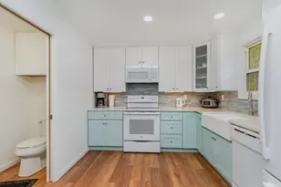 700 Broadway Ave, Euless, TX 76040 - Photo 12