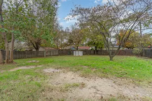 700 Broadway Ave, Euless, TX 76040 - Photo 20