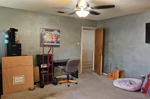 609 Betsy Ross Dr, Arlington, TX 76002 - Photo 6