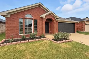4720 Topaz Ln, Granbury, TX 76049 - Photo 2