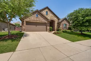 417 Ashlawn Dr, Midlothian, TX 76065 - Photo 2