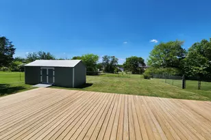 124 Sequoya Dr E, Lake Kiowa, TX 76240 - Photo 24
