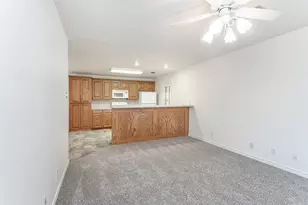 110 Pecan St, Whitesboro, TX 76273 - Photo 16