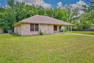 110 Pecan St, Whitesboro, TX 76273 - Photo 10