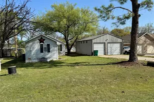 306 Oak St, Nocona, TX 76255 - Photo 12