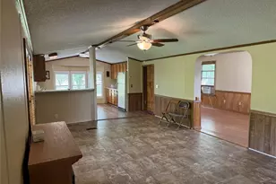 306 Oak St, Nocona, TX 76255 - Photo 6