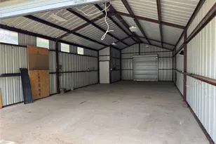 306 Oak St, Nocona, TX 76255 - Photo 16