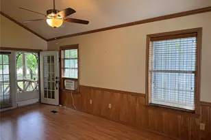 306 Oak St, Nocona, TX 76255 - Photo 4