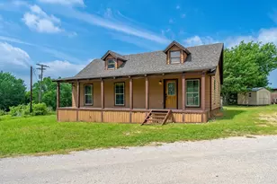 371 Spring St, Forestburg, TX 76239 - Photo 4