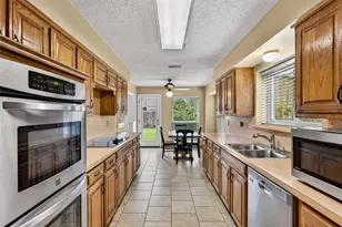 2516 Willowdale Dr, Carrollton, TX 75006 - Photo 14