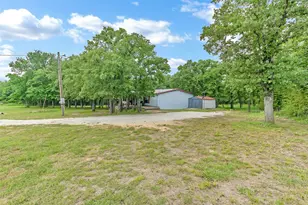 228 Slayden Dr, Sunset, TX 76270 - Photo 2