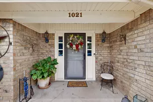 1021 Holland Dr, Garland, TX 75040 - Photo 2