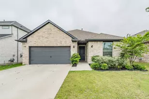 601 Bethpage Dr, Red Oak, TX 75154 - Photo 2